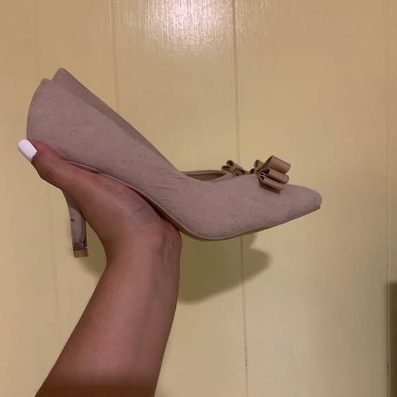 Taupe pointed heels - Picture 1 of 4